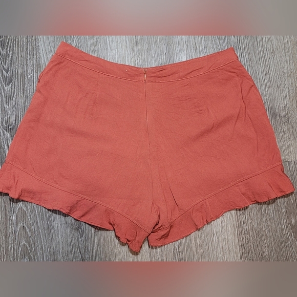 Altar’d State Ruffled Skort Large - Picture 2 of 4